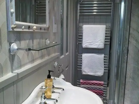 Deluxe Süit, Banyolu/Duşlu (with Four Poster)