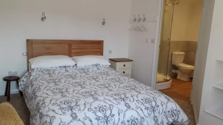 Apart Daire, Banyolu/Duşlu, Avlu Manzaralı (The Roost)