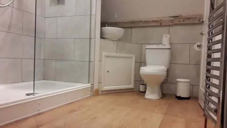Apart Daire, Banyolu/Duşlu, Avlu Manzaralı (The Roost)