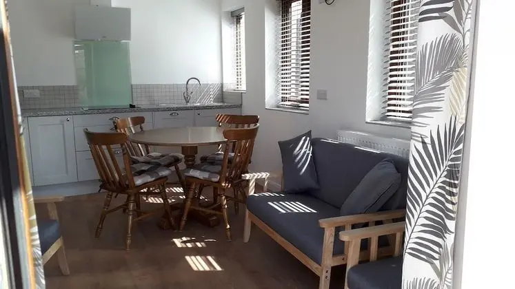 Apart Daire, Banyolu/Duşlu, Avlu Manzaralı (The Roost)