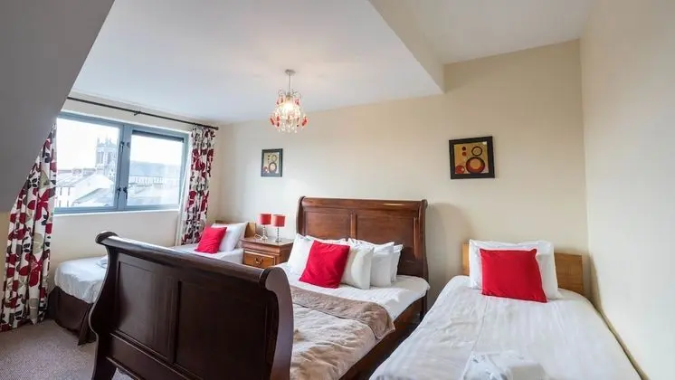 Apart Daire, 5 Yatak Odası