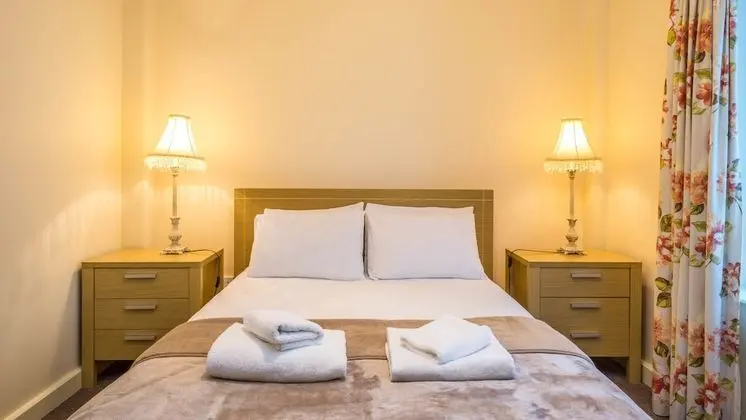 Apart Daire, 5 Yatak Odası