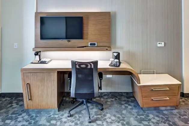 Oda, 1 En Büyük (King) Boy Yatak ve Çekyat (Mobility/Hearing Accessible, Tub)
