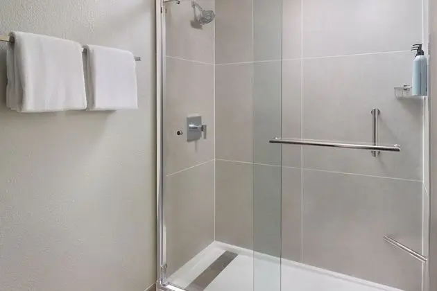 Oda, 2 Çift Kişilik Yatak