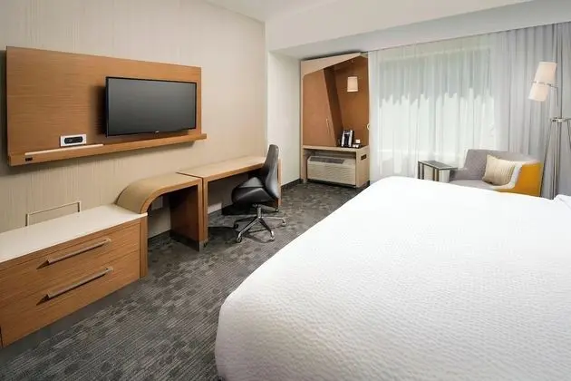 Oda, 1 En Büyük (King) Boy Yatak ve Çekyat (Mobility/Hearing Accessible, Tub)