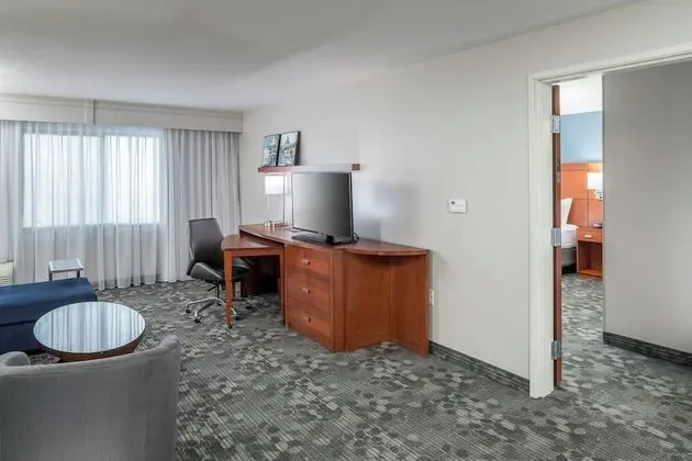 Süit, 1 Yatak Odası (Mobility Accessible, Tub)