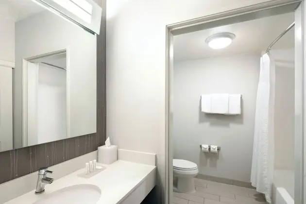 Süit, 1 Yatak Odası (Mobility/Hearing Accessible, Tub)