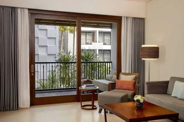 Süit, 2 Yatak Odası, Balkon, Havuz Manzaralı