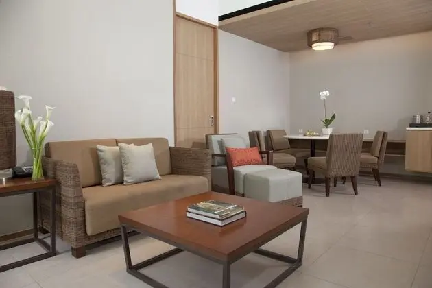 Süit, 2 Yatak Odası, Balkon, Havuz Manzaralı
