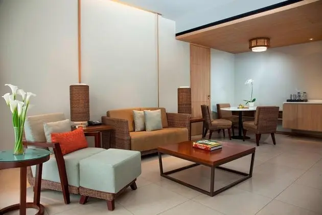 Süit, 2 Yatak Odası, Balkon, Havuz Manzaralı
