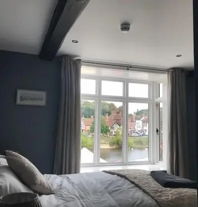 Tek Büyük Yataklı Oda (River View)