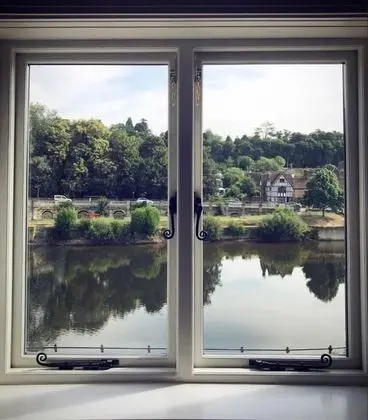 Tek Büyük Yataklı Oda (River View)