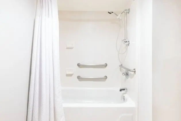 Oda, Birden Çok Yatak (Mobility Accessible, Tub)
