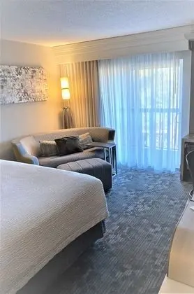 Oda, 1 En Büyük (King) Boy Yatak ve Çekyat (Mobility/Hearing Accessible, Tub)