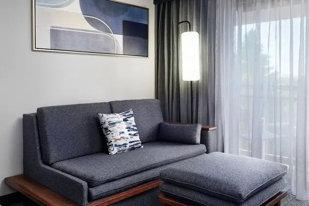 Oda, 1 En Büyük (King) Boy Yatak ve Çekyat, Balkon