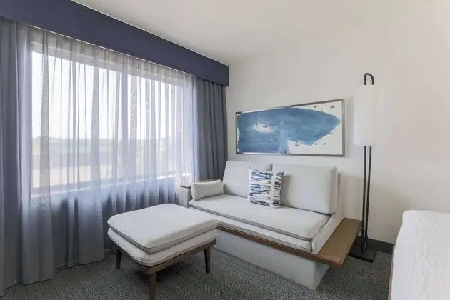 Oda, 1 En Büyük (King) Boy Yatak ve Çekyat (Mobility Accessible, Tub)