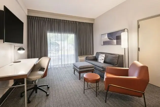Süit, 1 Yatak Odası, Balkon, Avlu Manzaralı (Balcony)