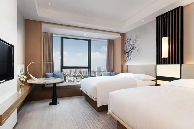 Oda, 2 Çift Kişilik Yatak, Şehir Manzaralı