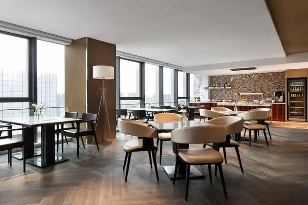 Oda, 2 Çift Kişilik Yatak, Şehir Manzaralı