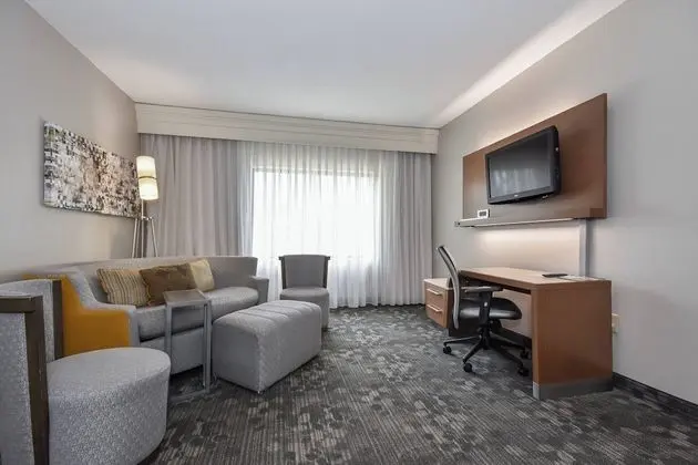 Oda, 1 En Büyük (King) Boy Yatak ve Çekyat (Mobility/Hearing Accessible, Tub)