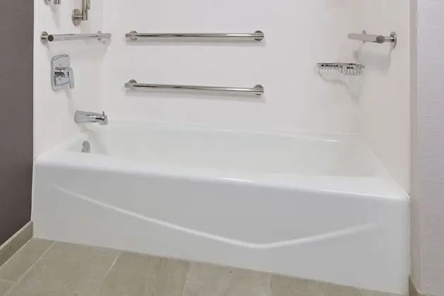 Oda, 1 En Büyük (King) Boy Yatak ve Çekyat (Mobility/Hearing Accessible, Tub)