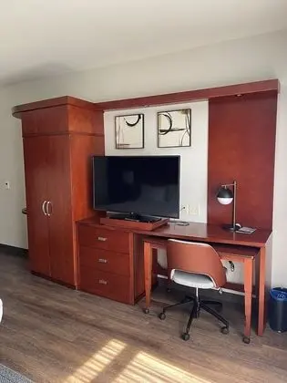 Oda, 1 En Büyük (King) Boy Yatak ve Çekyat (Mobility/Hearing Accessible, Tub)