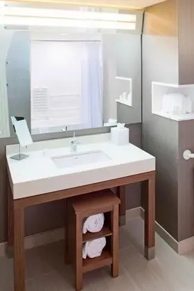 Oda, 1 En Büyük (King) Boy Yatak ve Çekyat
