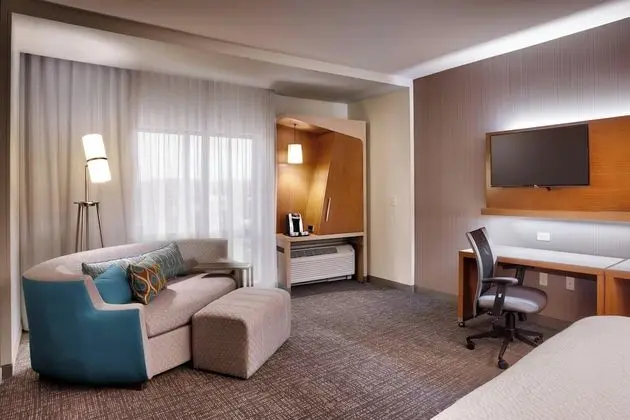 Oda, 1 En Büyük (King) Boy Yatak ve Çekyat (Mobility Accessible, Tub)