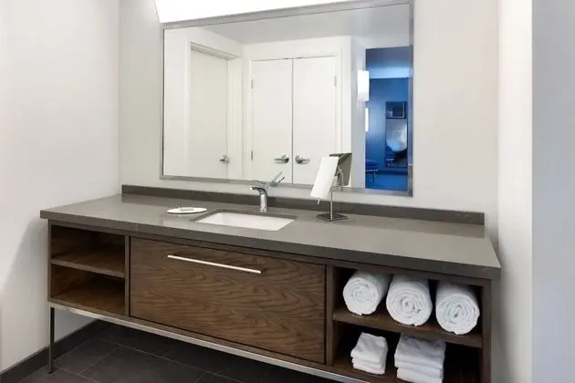Oda, 2 Büyük (Queen) Boy Yatak (Mobility/Hearing Accessible, Tub)