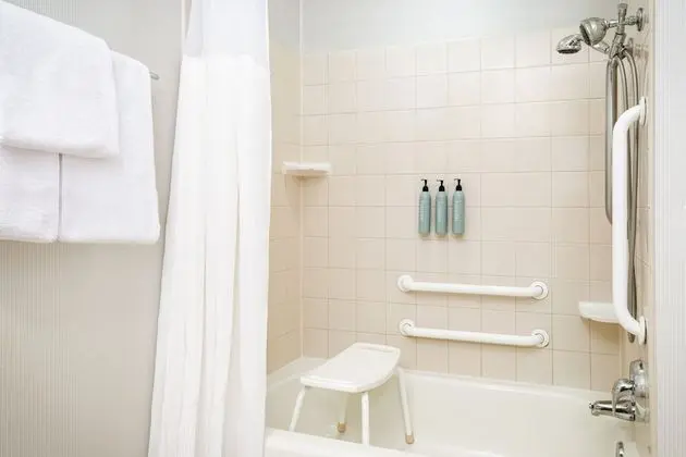 Oda, 2 Büyük (Queen) Boy Yatak (Mobility/Hearing Accessible, Tub)