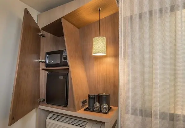 Süit, 1 Yatak Odası (Mobility Accessible, Tub)