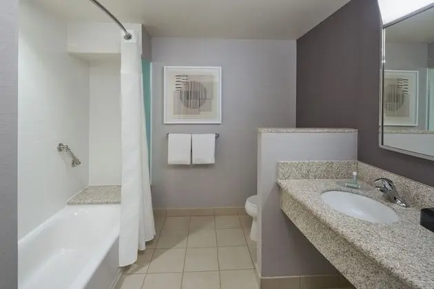 Oda, 2 Büyük (Queen) Boy Yatak