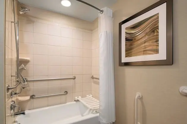 Oda, 1 En Büyük (King) Boy Yatak ve Çekyat, Dağ Manzaralı (Mobility/Hearing Accessible, Tub)