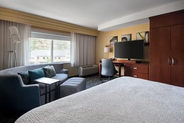 Oda, 1 En Büyük (King) Boy Yatak ve Çekyat, Dağ Manzaralı (Mobility/Hearing Accessible, Tub)