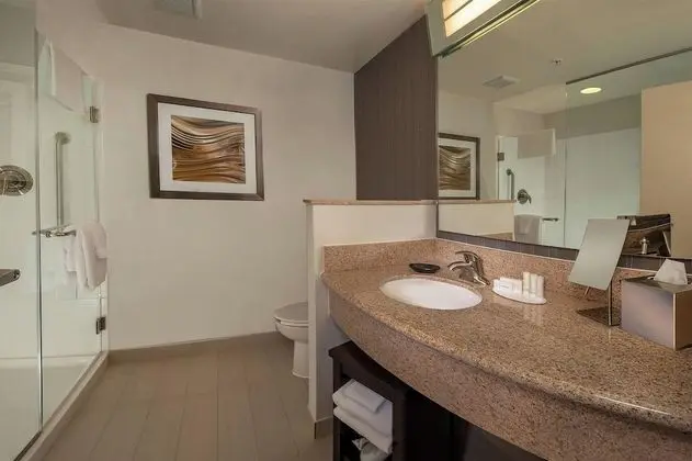 Oda, 1 En Büyük (King) Boy Yatak ve Çekyat