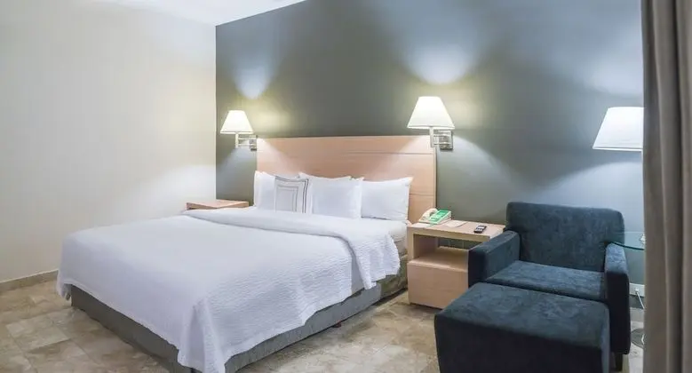 Oda, 1 Çift Kişilik Yatak, Şehir Manzaralı