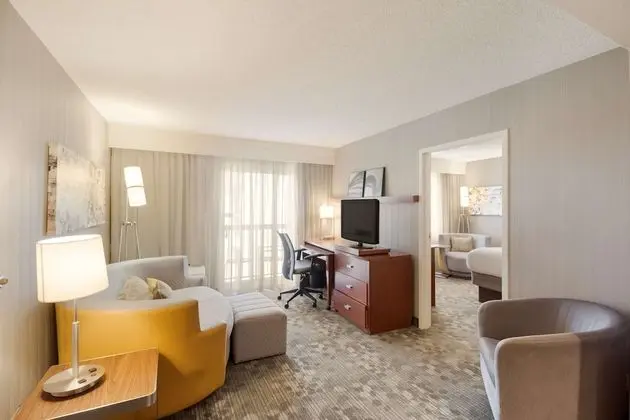 Süit, 1 En Büyük (King) Boy Yatak ve Çekyat (One Bedroom - Patio/Pool View)