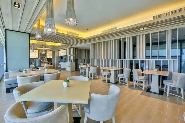 Deluxe Oda, 1 En Büyük (King) Boy Yatak, Şehir Manzaralı, Köşe