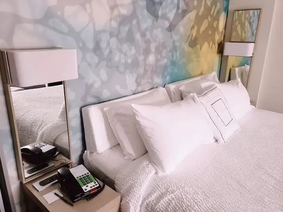 Oda, 1 Büyük (Queen) Boy Yatak ve Çekyat