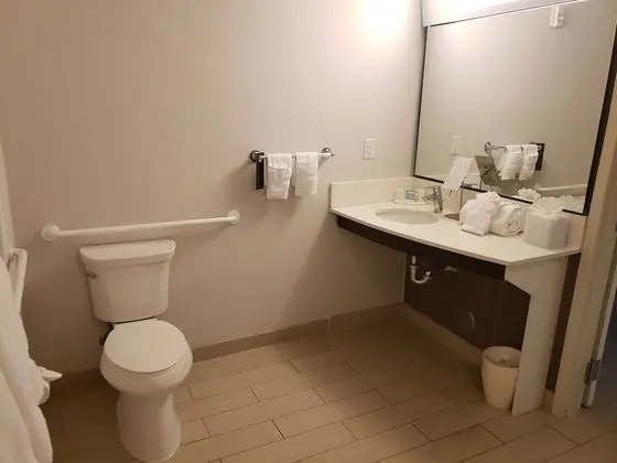 Oda, 1 Büyük (Queen) Boy Yatak ve Çekyat