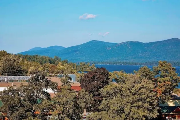 Oda, 1 En Büyük (King) Boy Yatak ve Çekyat, Balkon, Göl Manzaralı (Balcony)