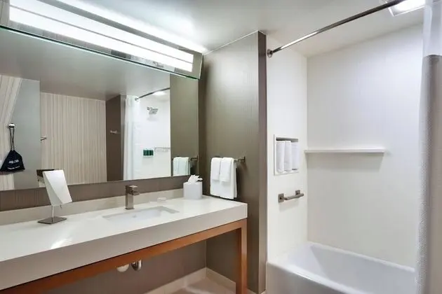 Oda, 1 En Büyük (King) Boy Yatak ve Çekyat
