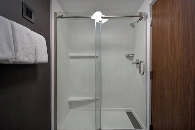Süit, 1 En Büyük (King) Boy Yatak ve Çekyat, Sigara İçilmez, Balkon