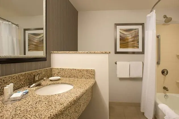 Oda, 1 En Büyük (King) Boy Yatak ve Çekyat