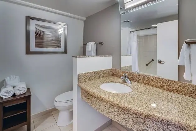 Oda, 1 En Büyük (King) Boy Yatak ve Çekyat, Okyanusa Sıfır (Balcony)