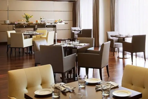 Executive King Room, 1King Bed, Executive Lounge Access with Happy Hours