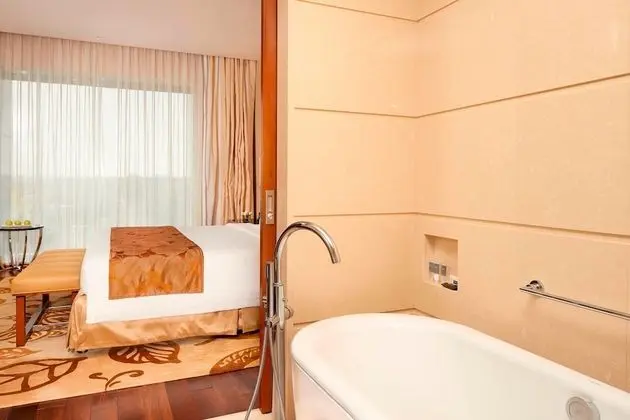Executive Suite, 1Bedroom, Executive Lounge Access with Happy Hours