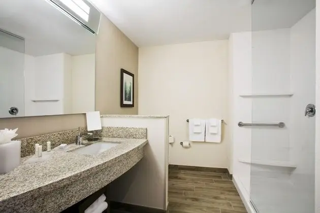 Oda, 1 En Büyük (King) Boy Yatak, Sigara İçilmez, Balkon