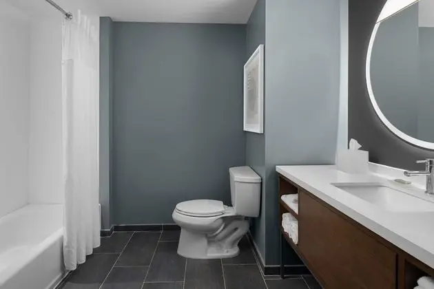 Oda, 2 Büyük (Queen) Boy Yatak, Balkon, Okyanusa Sıfır