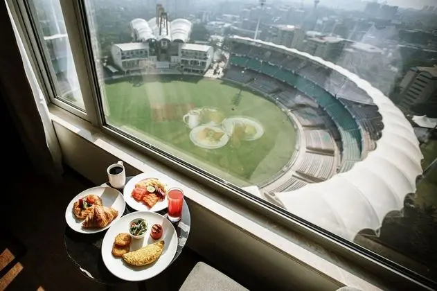 Oda, 1 En Büyük (King) Boy Yatak ve Çekyat, Sigara İçilmez, Manzaralı (Stadium View)